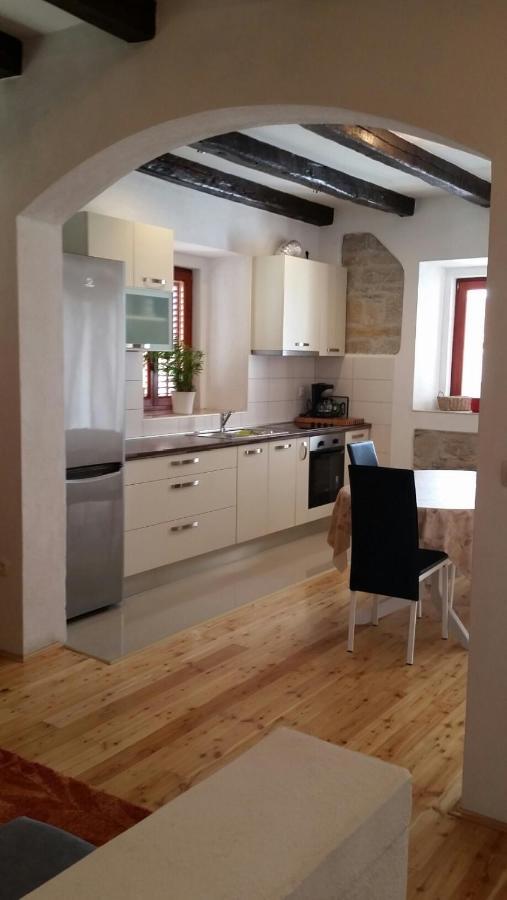 Marivo Apartment Dugi Rat Ngoại thất bức ảnh