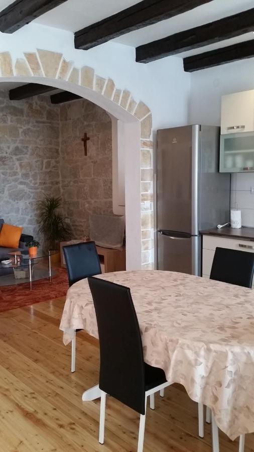 Marivo Apartment Dugi Rat Ngoại thất bức ảnh
